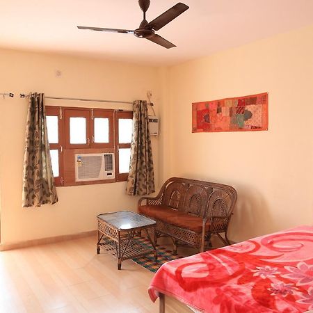 Bona Cafe Restaurant & Sala Guest House Varanasi Habitación foto