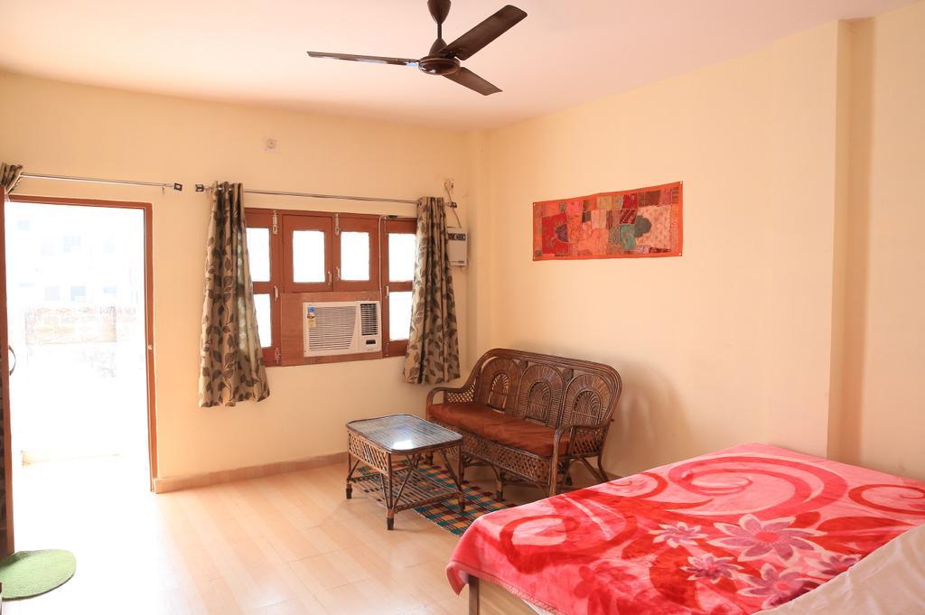 Bona Cafe Restaurant & Sala Guest House Varanasi Habitación foto